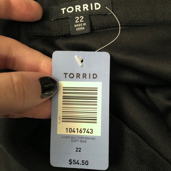 Torrid | Pleated Mesh-Panel Midi Skirt - Picture 6 of 7